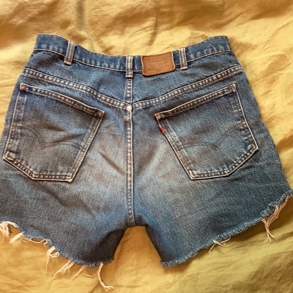 Vintage Levi’s Shorts - Picture 4 of 8